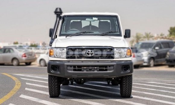 Buy Used Toyota Land Cruiser White Car in Dili in Dili