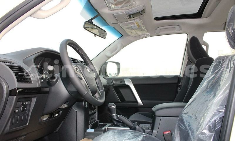 Big with watermark toyota land cruiser prado dili dili 3481