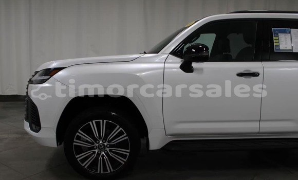 Buy Used Lexus LX White Car in Atabae in Bobonaro Buy Used Lexus LX White Car in Atabae in Bobonaro