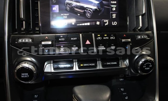 Buy Used Lexus LX White Car in Atabae in Bobonaro Buy Used Lexus LX White Car in Atabae in Bobonaro