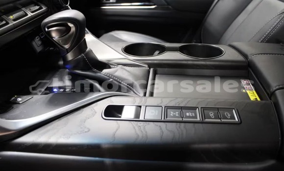 Buy Used Lexus LX White Car in Atabae in Bobonaro Buy Used Lexus LX White Car in Atabae in Bobonaro