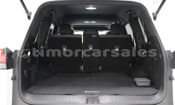 Buy Used Lexus LX White Car in Atabae in Bobonaro Buy Used Lexus LX White Car in Atabae in Bobonaro