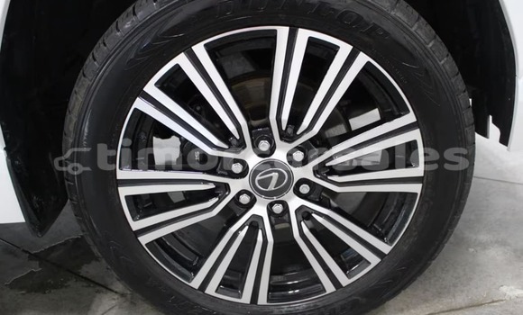 Buy Used Lexus LX White Car in Atabae in Bobonaro Buy Used Lexus LX White Car in Atabae in Bobonaro