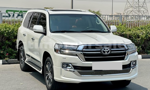 Buy Used Toyota Land Cruiser White Car in Fohorem in Cova Lima Buy Used Toyota Land Cruiser White Car in Fohorem in Cova Lima