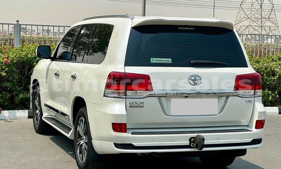 Buy Used Toyota Land Cruiser White Car in Fohorem in Cova Lima Buy Used Toyota Land Cruiser White Car in Fohorem in Cova Lima