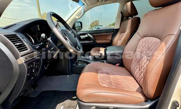 Buy Used Toyota Land Cruiser White Car in Fohorem in Cova Lima Buy Used Toyota Land Cruiser White Car in Fohorem in Cova Lima