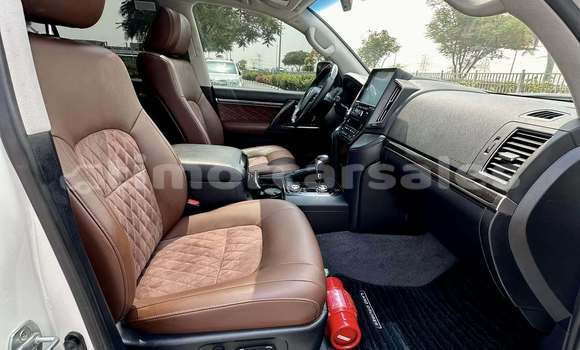 Buy Used Toyota Land Cruiser White Car in Fohorem in Cova Lima Buy Used Toyota Land Cruiser White Car in Fohorem in Cova Lima