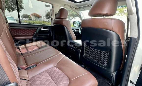 Buy Used Toyota Land Cruiser White Car in Fohorem in Cova Lima Buy Used Toyota Land Cruiser White Car in Fohorem in Cova Lima
