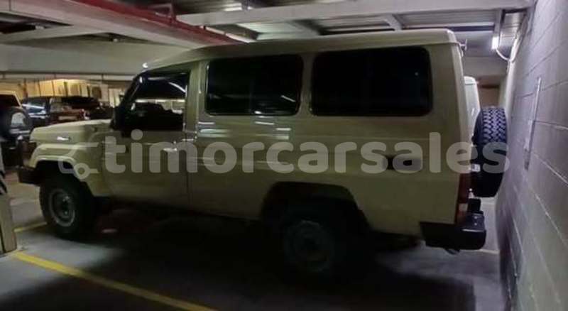 Big with watermark toyota land cruiser prado cova lima mape 3504