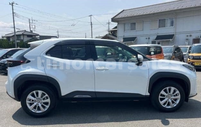 Big with watermark toyota yaris dili dili 3524