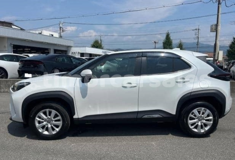 Big with watermark toyota yaris dili dili 3524