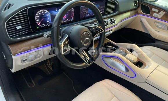 Buy Used Mercedes-Benz GLE White Car in Dotik in Manufahi Buy Used Mercedes-Benz GLE White Car in Dotik in Manufahi
