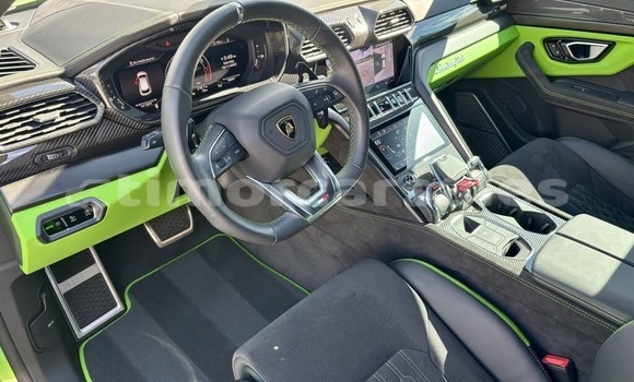 Acheter Occasion Voiture Lamborghini Urus Vert à Atabae, Bobonaro Acheter Occasion Voiture Lamborghini Urus Vert à Atabae, Bobonaro