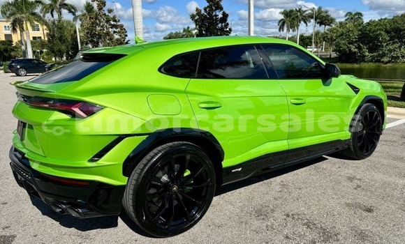 Acheter Occasion Voiture Lamborghini Urus Vert à Atabae, Bobonaro Acheter Occasion Voiture Lamborghini Urus Vert à Atabae, Bobonaro