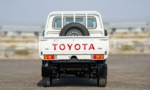 Buy Used Toyota Land Cruiser White Car in Dili in Dili Buy Used Toyota Land Cruiser White Car in Dili in Dili