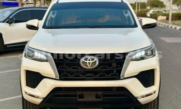 Buy Used Toyota Fortuner White Car in Dili in Dili Buy Used Toyota Fortuner White Car in Dili in Dili