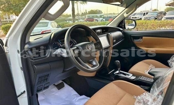 Buy Used Toyota Fortuner White Car in Dili in Dili Buy Used Toyota Fortuner White Car in Dili in Dili