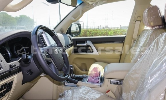 Buy Used Toyota Land Cruiser White Car in Dili in Dili Buy Used Toyota Land Cruiser White Car in Dili in Dili