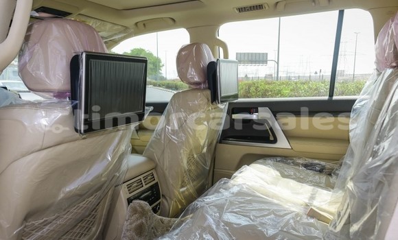Buy Used Toyota Land Cruiser White Car in Dili in Dili Buy Used Toyota Land Cruiser White Car in Dili in Dili