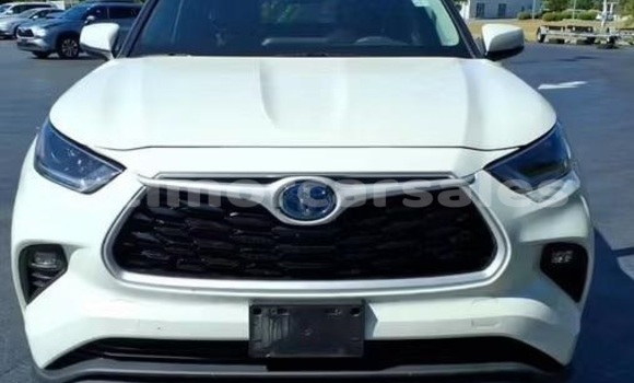 Buy Used Toyota Highlander White Car in Dili in Dili