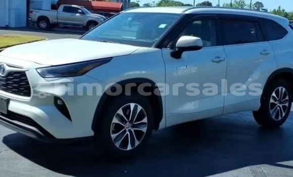 Buy Used Toyota Highlander White Car in Dili in Dili Buy Used Toyota Highlander White Car in Dili in Dili