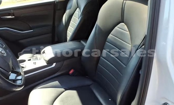 Buy Used Toyota Highlander White Car in Dili in Dili Buy Used Toyota Highlander White Car in Dili in Dili