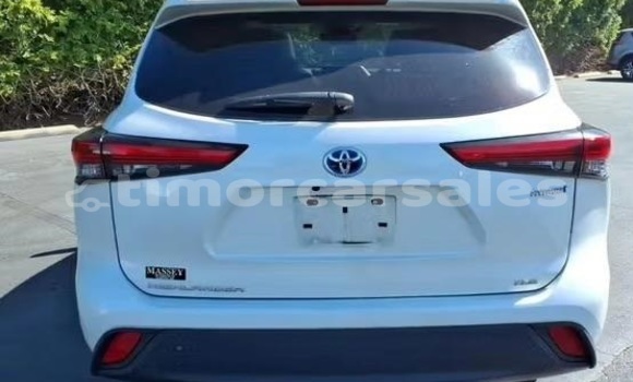 Buy Used Toyota Highlander White Car in Dili in Dili Buy Used Toyota Highlander White Car in Dili in Dili