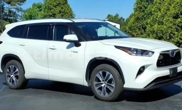 Buy Used Toyota Highlander White Car in Dili in Dili Buy Used Toyota Highlander White Car in Dili in Dili