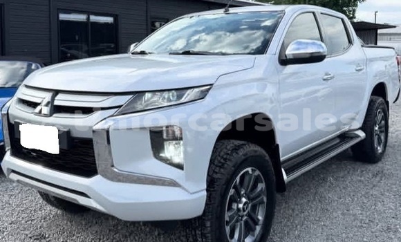 Buy Used Mitsubishi L200 White Car in Dili in Dili Buy Used Mitsubishi L200 White Car in Dili in Dili