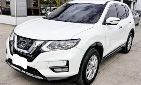 Buy Used Nissan X–Trail White Car in Dili in Dili