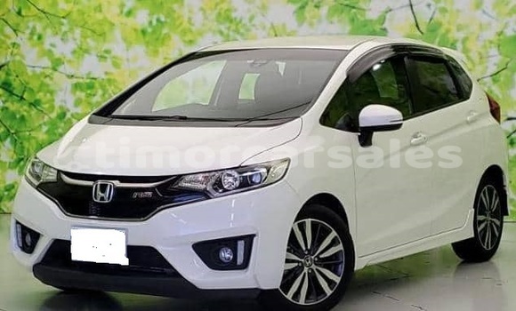 Buy Used Honda Fit White Car in Dili in Dili