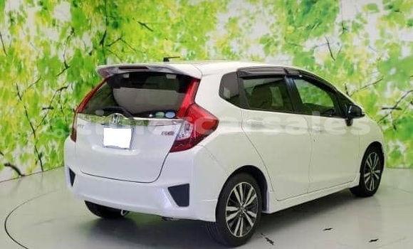 Acheter Occasion Voiture Honda Fit Blanc à Dili, Dili Acheter Occasion Voiture Honda Fit Blanc à Dili, Dili