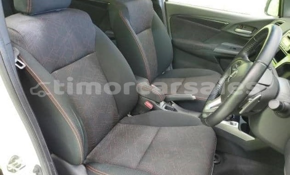 Acheter Occasion Voiture Honda Fit Blanc à Dili, Dili Acheter Occasion Voiture Honda Fit Blanc à Dili, Dili