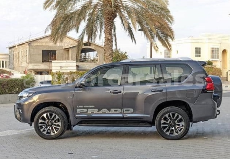 Big with watermark toyota land cruiser prado dili dili 3560