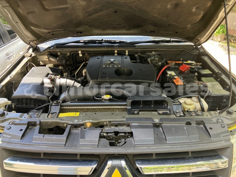 Big with watermark mitsubishi pajero dili dili 3567