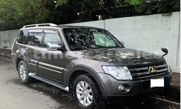 Buy Used Mitsubishi Pajero Beige Car in Dili in Dili Buy Used Mitsubishi Pajero Beige Car in Dili in Dili