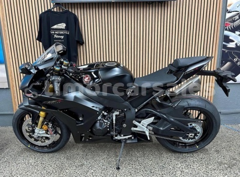 Big with watermark yamaha tmax lautem laga 3586