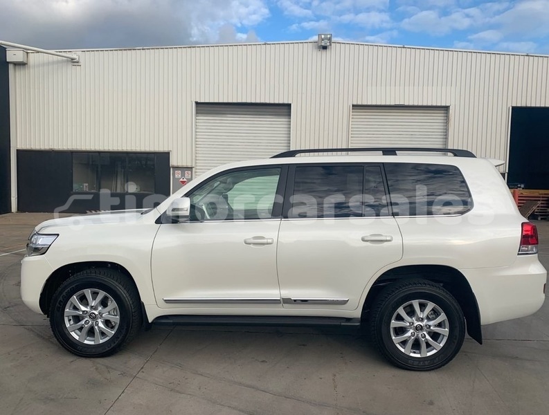 Big with watermark toyota land cruiser dili dili 3608