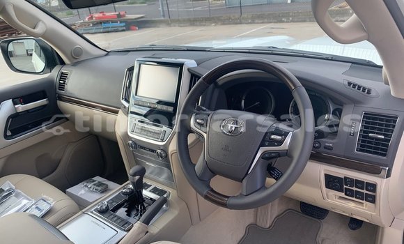 Buy Used Toyota Land Cruiser White Car in Dili in Dili Buy Used Toyota Land Cruiser White Car in Dili in Dili
