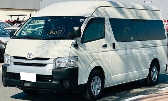 Buy Used Toyota Hiace White Car in Dili in Dili