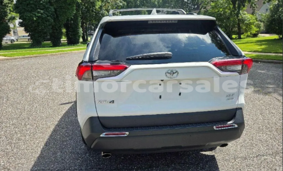 Buy Used Toyota RAV4 White Car in Atabae in Bobonaro Buy Used Toyota RAV4 White Car in Atabae in Bobonaro