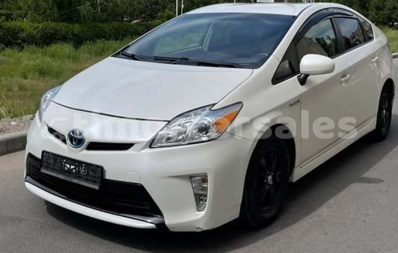 Big with watermark toyota prius dili dili 3644