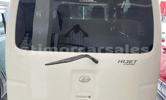 Buy Used Daihatsu Hijet White Car in Dili in Dili Buy Used Daihatsu Hijet White Car in Dili in Dili