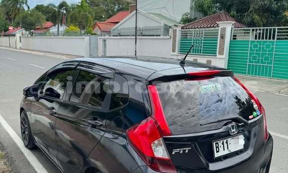 Buy Used Honda Fit Black Car in Dili in Dili Buy Used Honda Fit Black Car in Dili in Dili