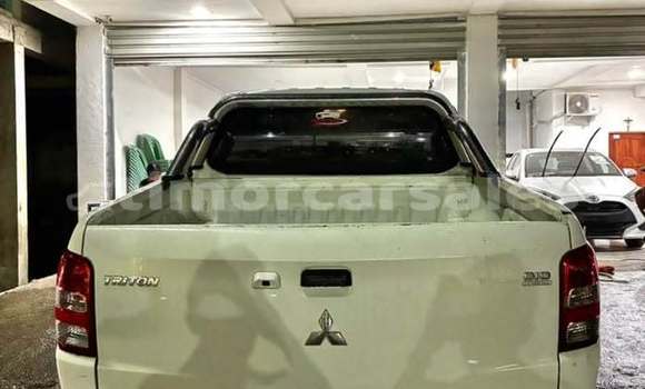 Buy Used Mitsubishi Triton White Car in Dili in Dili Buy Used Mitsubishi Triton White Car in Dili in Dili