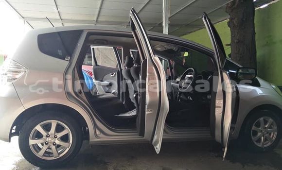 Buy Used Honda Fit Silver Car in Dili in Dili Buy Used Honda Fit Silver Car in Dili in Dili