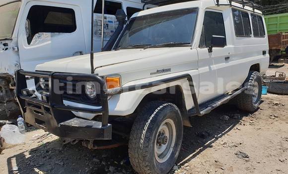 Acheter Occasion Voiture Toyota Land Cruiser Blanc à Dili, Dili Acheter Occasion Voiture Toyota Land Cruiser Blanc à Dili, Dili