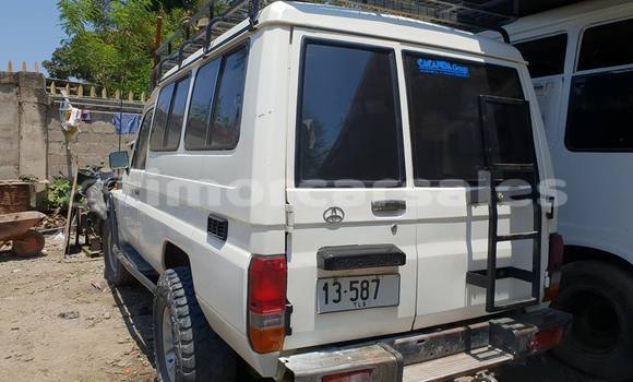 Acheter Occasion Voiture Toyota Land Cruiser Blanc à Dili, Dili Acheter Occasion Voiture Toyota Land Cruiser Blanc à Dili, Dili