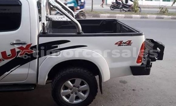 Buy Used Toyota Hilux White Car in Dili in Dili Buy Used Toyota Hilux White Car in Dili in Dili