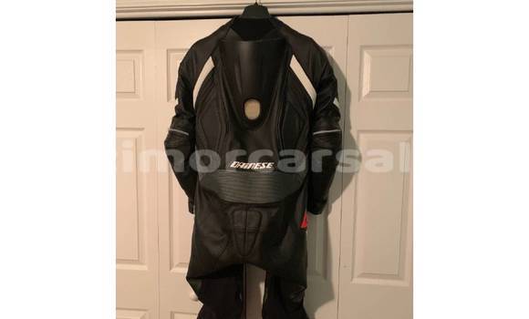 Buy Used Yamaha R1 Beige Bike in Dili in Dili Buy Used Yamaha R1 Beige Bike in Dili in Dili